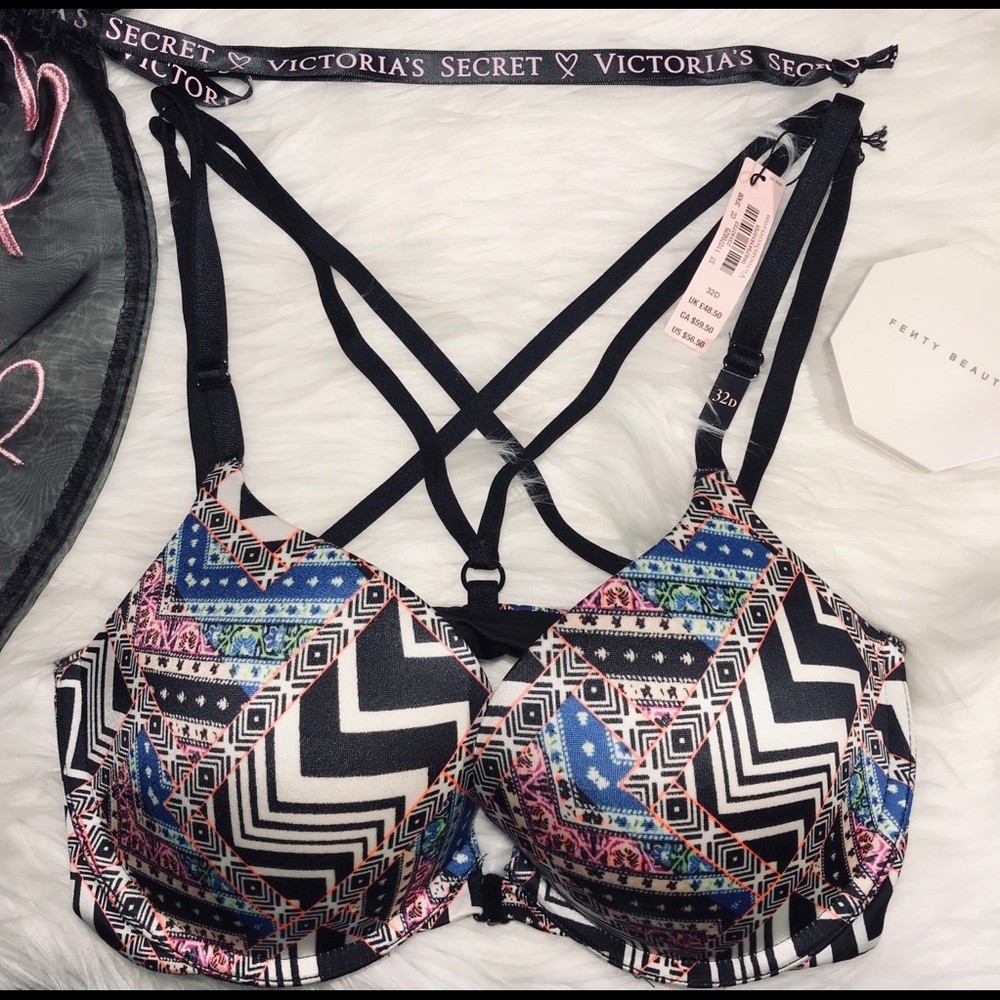 ✨2/$55✨ 32D Victoria’s Secret Very Sexy Push-up ✨